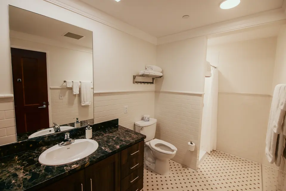 Owner-selected Creative River photograph of deluxe one-bedroom at West End Tower.